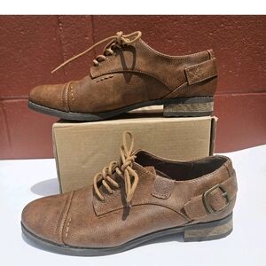 SoftMoc Loafer Style Woman's Brown lace up Shoes, Buckle Accent